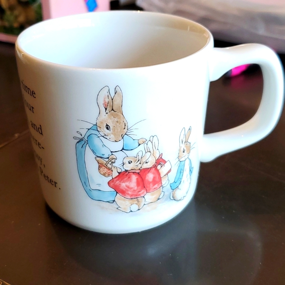 VINTAGE Wedgewood China Peter Rabbit tea cup BUNNIES